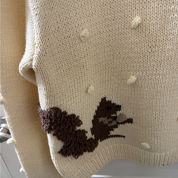 Vintage Eagles Eye 100%!Cotton Hand Knit Squirrel Motif Pom Poms Sweater SZ L - Picture 3 of 6